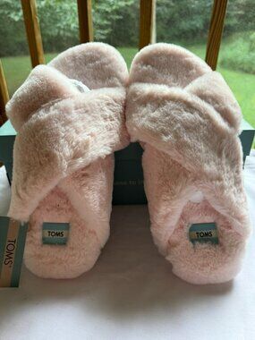 TOMS Susie Spanish Villa Pink Faux Fur Slippers - Size 10 - NIB
